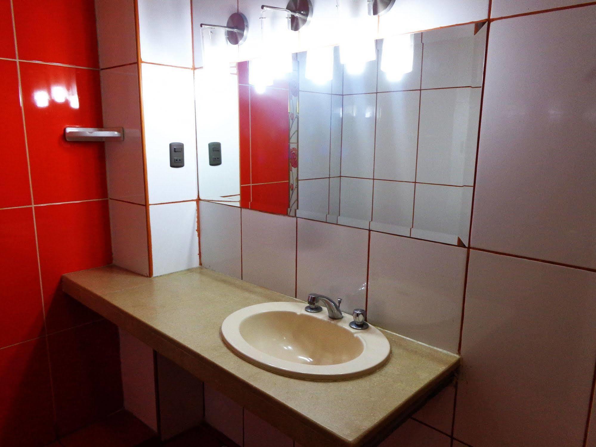 Hotel Colon Plaza Ica Zewnętrze zdjęcie